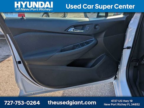 Used 2019 Chevrolet Cruze LT w/ Convenience Package image 10