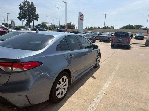 Used 2020 Toyota Corolla LE FWD image 4