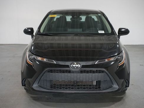 Certified 2021 Toyota Corolla LE image 2