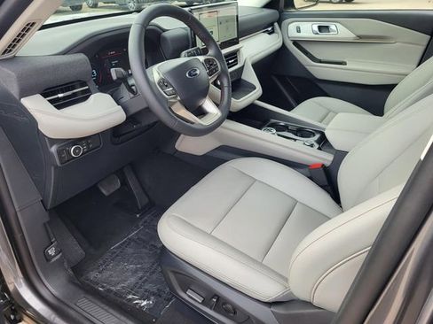 New 2026 Ford Explorer Active w/ Active Comfort Package image 3