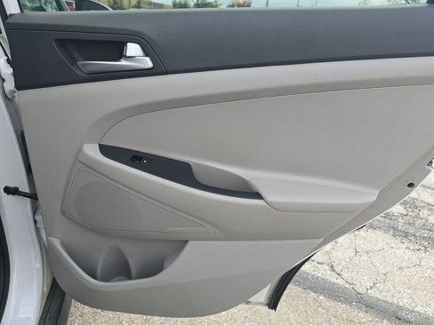 Used 2019 Hyundai Tucson Value FWD image 18