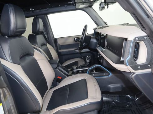Used 2023 Ford Bronco Wildtrak AWD/4WD image 9