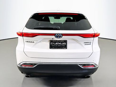 Used 2021 Toyota Venza Limited w/ Carpet Mat Package (TMS) image 6