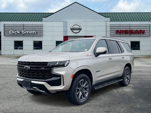 Used 2023 Chevrolet Tahoe Z71 w/ Luxury Package image 3