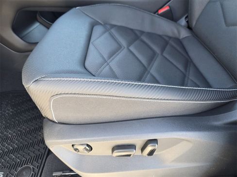 New 2026 Volkswagen Atlas Cross Sport SE image 17