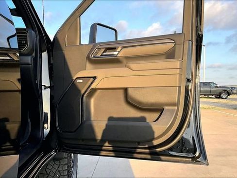 Used 2024 Chevrolet Silverado 2500 ZR2 w/ Technology Package image 25