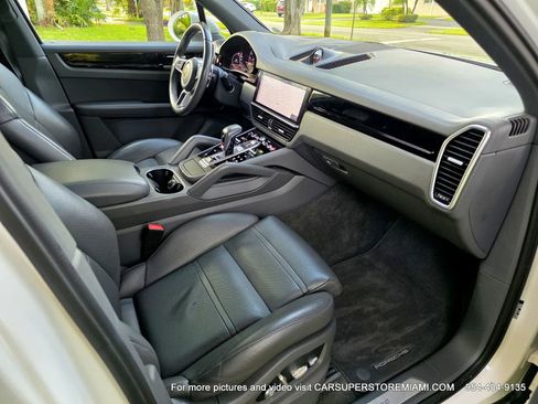 Used 2019 Porsche Cayenne image 46