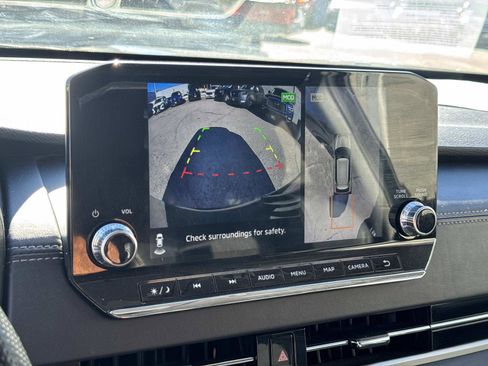 Used 2024 Mitsubishi Outlander FWD image 25