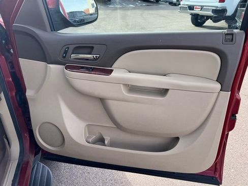 Used 2012 Chevrolet Suburban LT w/ Luxury Package image 37