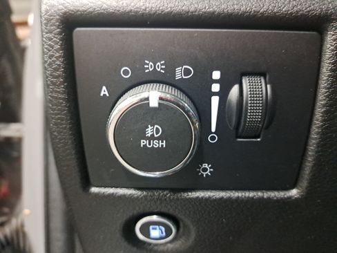 Used 2022 Jeep Grand Cherokee Laredo X RWD image 26