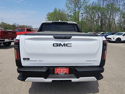 New 2025 GMC Sierra EV Denali AWD/4WD image 7
