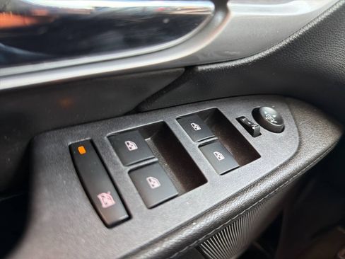 Used 2017 GMC Terrain SLE AWD/4WD image 11