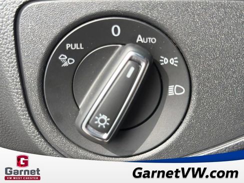 Used 2023 Volkswagen Atlas Cross Sport SE w/ Panoramic Sunroof Package image 37