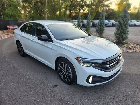 Certified 2024 Volkswagen Jetta Sport image 7