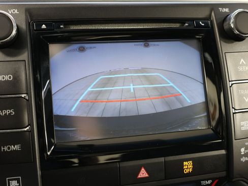 Used 2015 Toyota Camry XLE FWD image 7