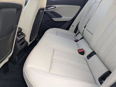 New 2025 Audi Q6 e-tron Premium image 15