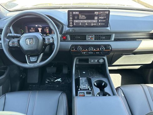New 2026 Honda Pilot TrailSport image 3