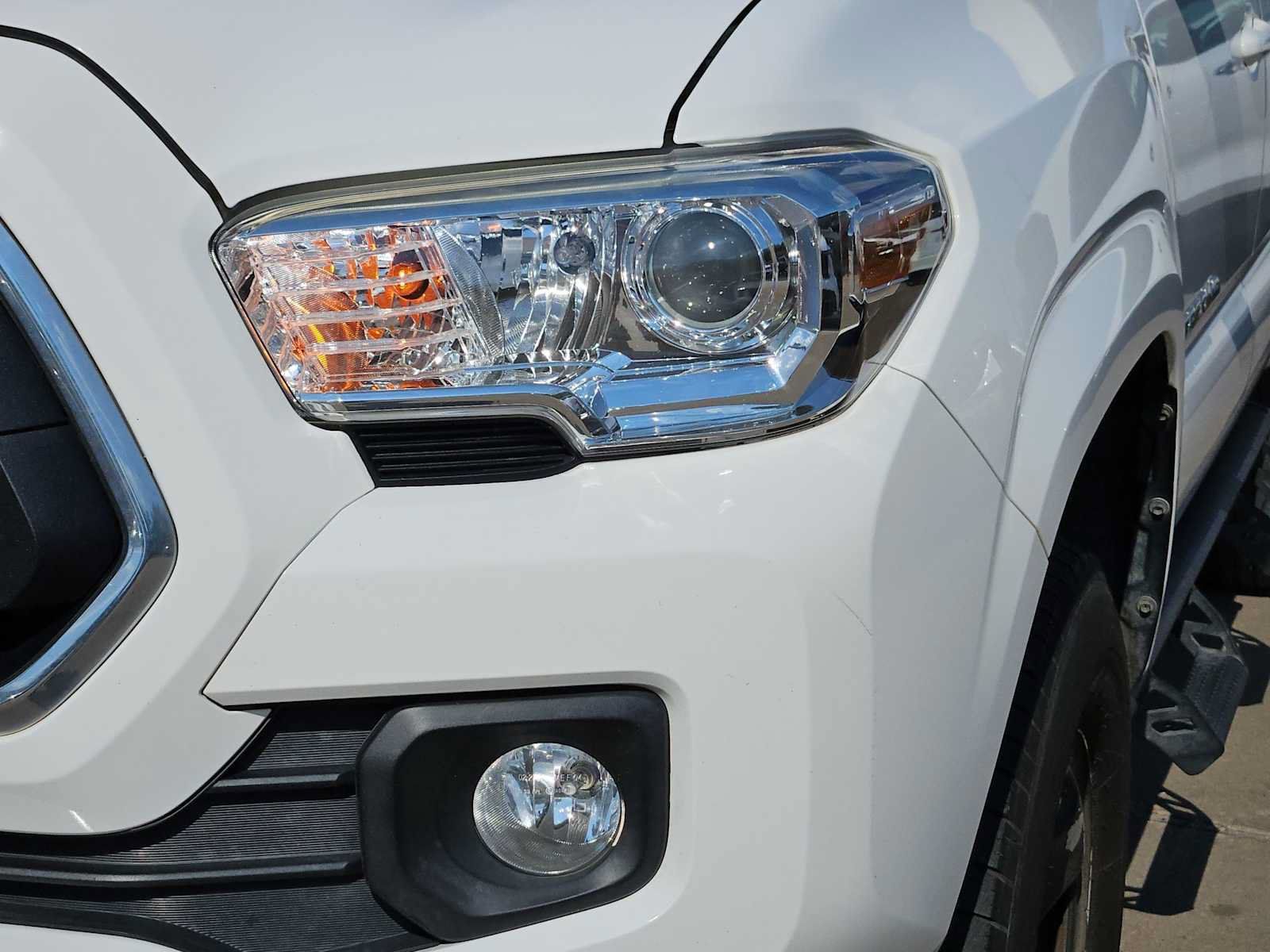 Used 2020 Toyota Tacoma SR5 RWD image 5