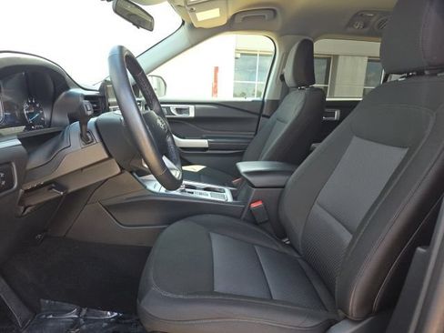 Used 2024 Ford Explorer XLT RWD image 27