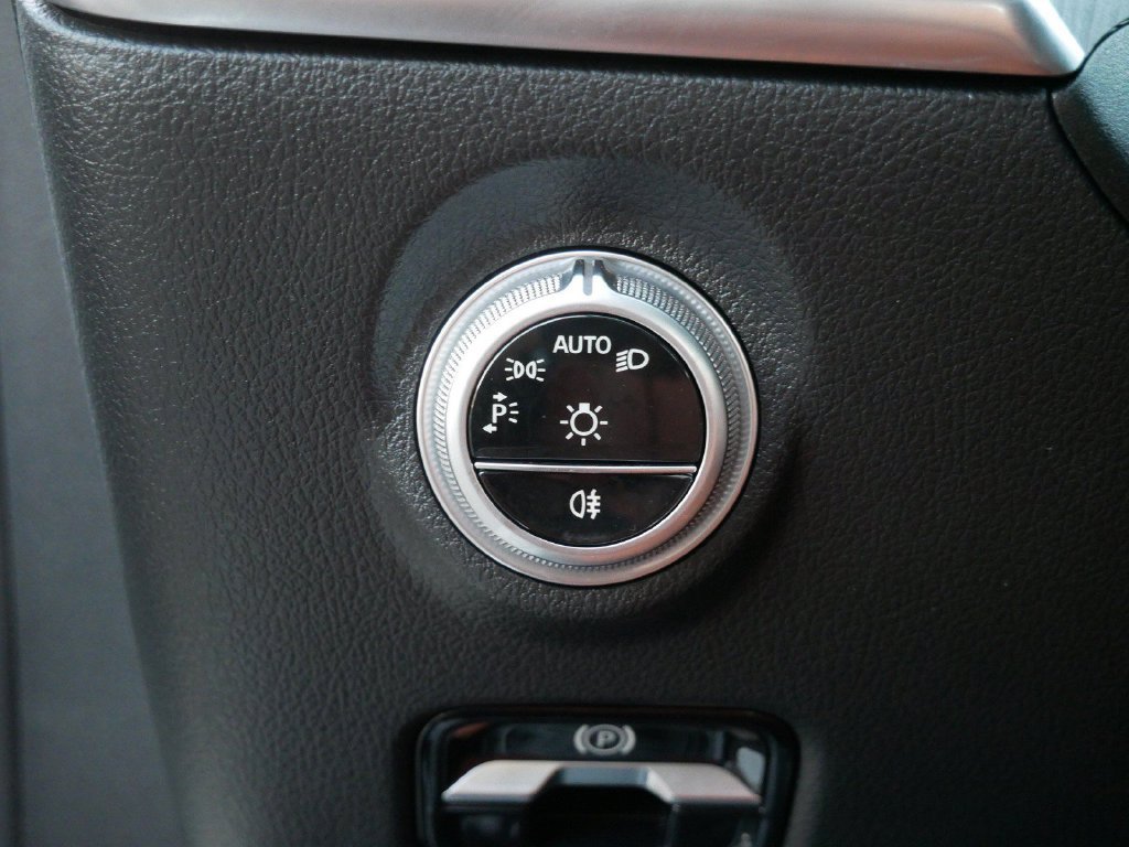 Used 2025 Mercedes-Benz C 300 4MATIC Sedan image 18