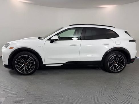 New 2026 Porsche Cayenne Electric AWD/4WD image 2