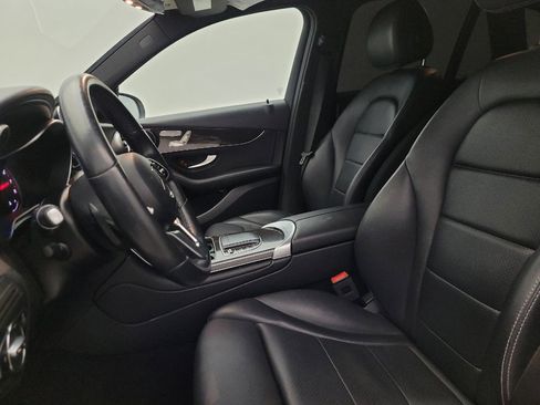 Used 2021 Mercedes-Benz GLC 300 image 17