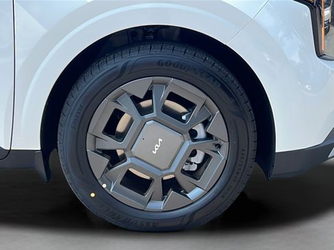 New 2026 Kia Carnival EX FWD image 10