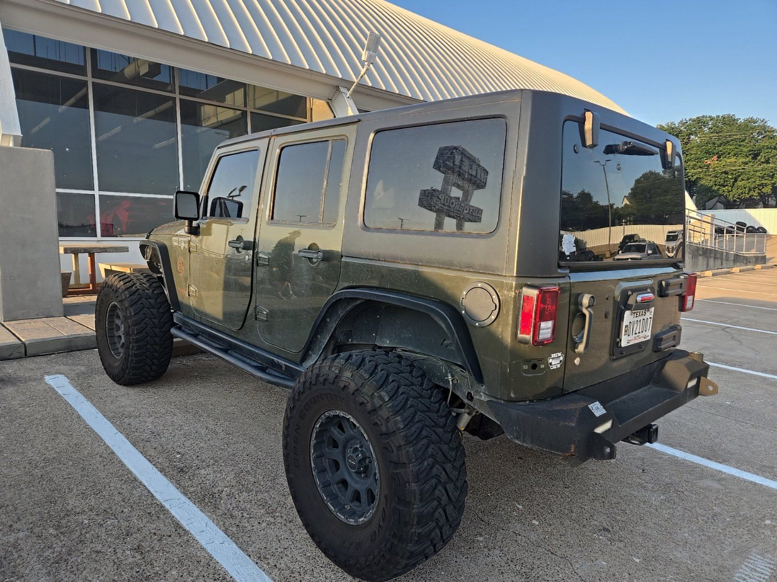 Used 2015 Jeep Wrangler Unlimited Rubicon w/ Connectivity Group AWD/4WD image 7