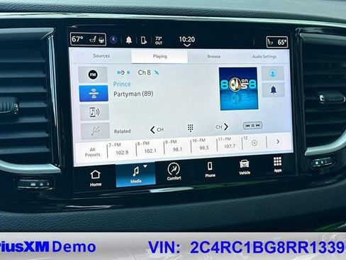 Used 2024 Chrysler Pacifica Touring-L FWD image 33
