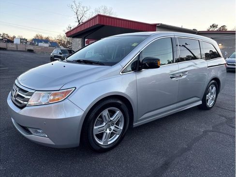 Used 2013 Honda Odyssey Touring image 3