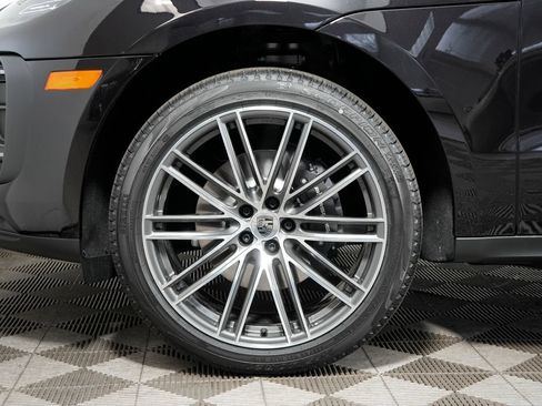 Used 2026 Porsche Macan AWD/4WD image 13