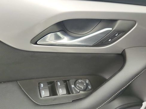 Certified 2025 Chevrolet Blazer LT FWD image 21