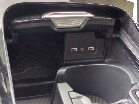 New 2025 Mercedes-Benz C 300 4MATIC Sedan image 30