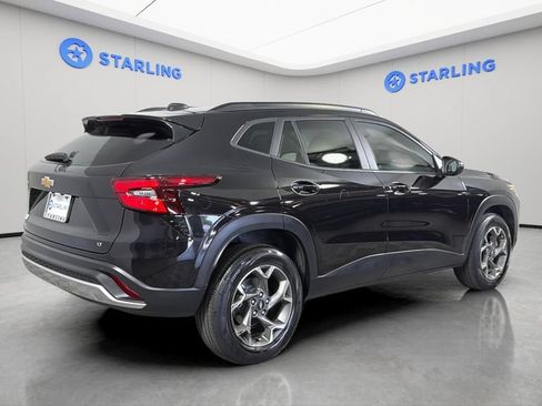 Used 2025 Chevrolet Trax LT w/ Driver Confidence Package FWD image 9