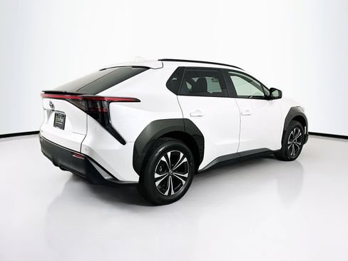 Used 2024 Toyota bZ4X XLE w/ Weather Package image 9