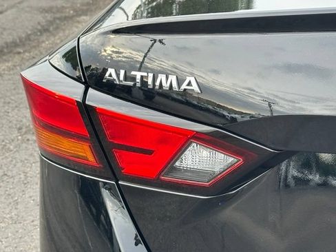Used 2022 Nissan Altima 2.5 S FWD image 12