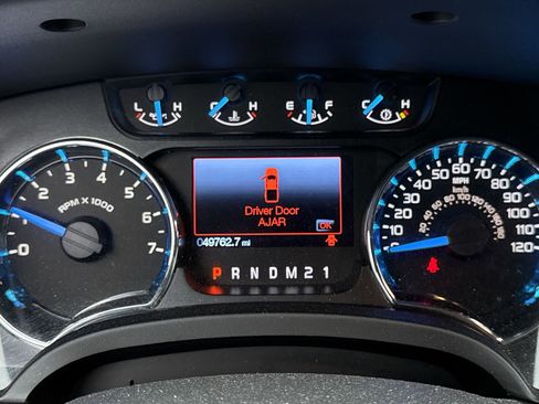 Used 2012 Ford F150 XLT w/ XLT Chrome Pkg image 9