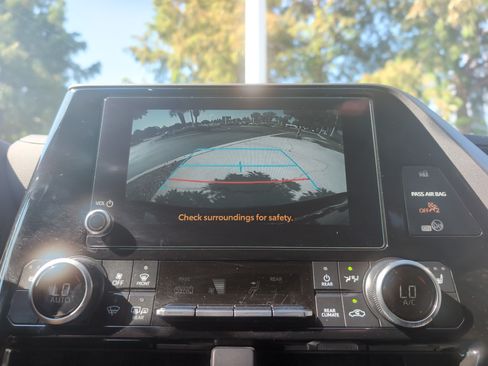Certified 2026 Toyota Highlander XLE AWD/4WD image 25
