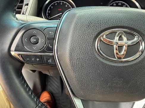 Used 2018 Toyota Camry XLE FWD image 24