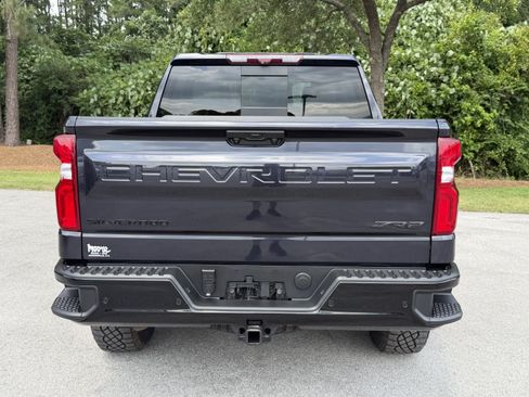 Used 2022 Chevrolet Silverado 1500 ZR2 w/ Technology Package AWD/4WD image 9