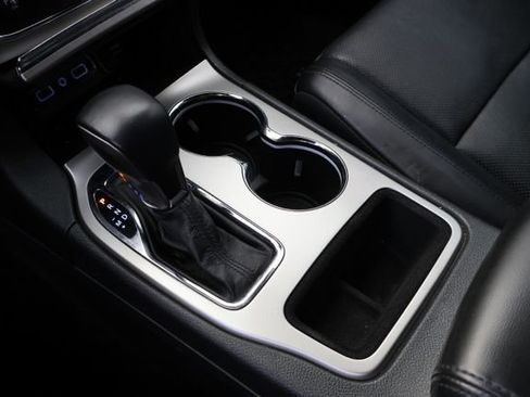 Used 2018 Jeep Grand Cherokee Limited w/ Luxury Group II image 34