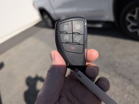 Used 2025 GMC Sierra 2500 SLT w/ SLT Premium Package image 14