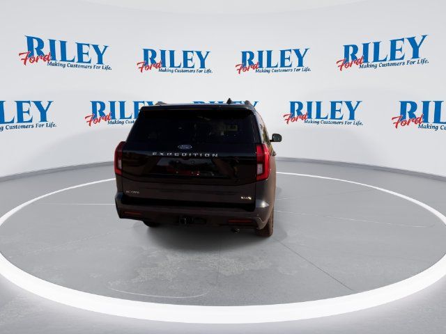Used 2025 Ford Expedition Max Active AWD/4WD image 8