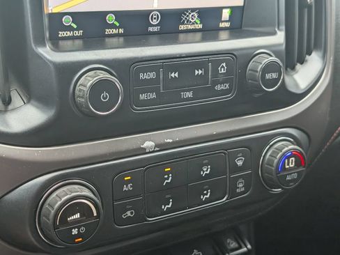 Used 2015 GMC Canyon SLE w/ All-Terrain Package AWD/4WD image 18