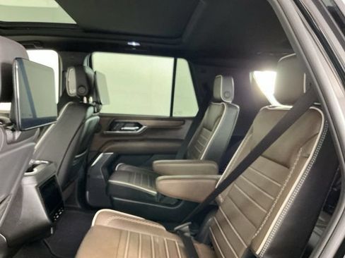 Used 2025 GMC Yukon Denali Ultimate AWD/4WD image 29