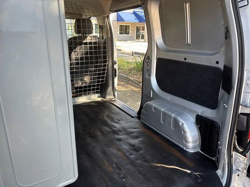 Used 2020 Nissan NV200 SV image 27