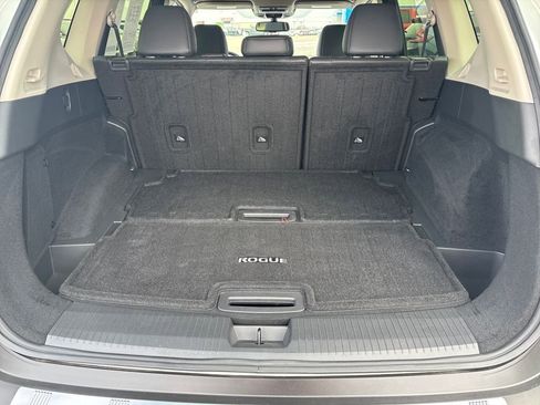 Used 2023 Nissan Rogue SL w/ SL Premium Package image 25