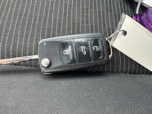 Used 2013 Volkswagen Tiguan S AWD/4WD image 33