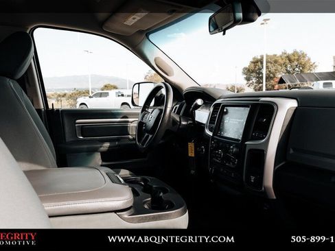 Used 2018 RAM 2500 SLT AWD/4WD image 47