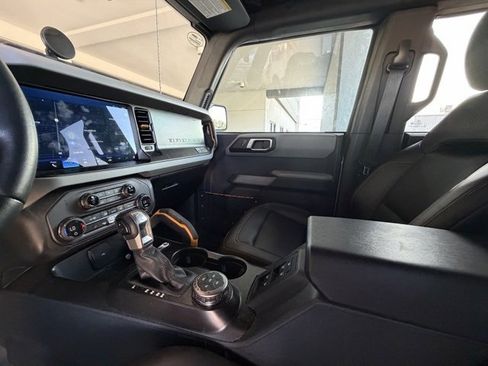 Used 2023 Ford Bronco Badlands image 13